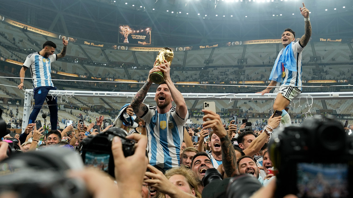 messi-world-cup-trophy